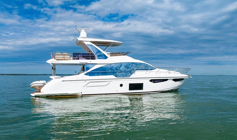 Slide: The Image of Azimut FLY 60 2023 - 18