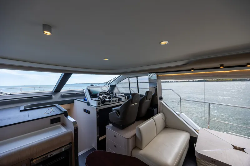 Slide: The Image of Azimut FLY 60 2023 - 55