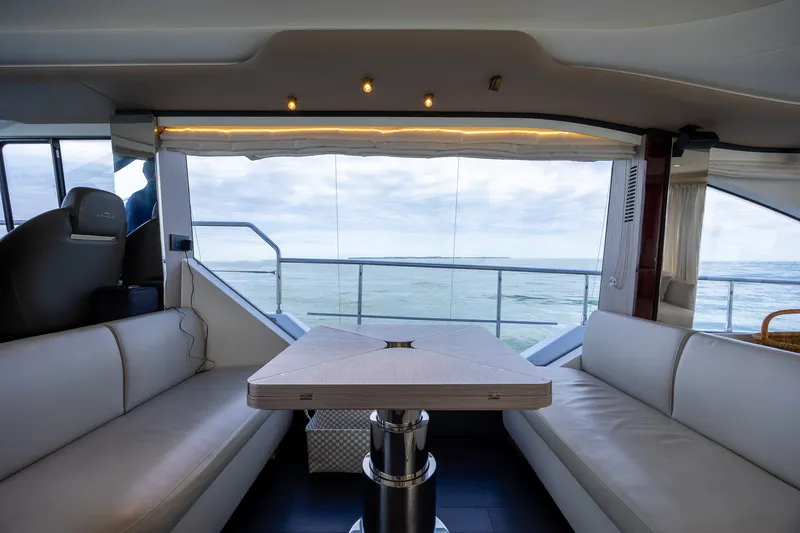 Slide: The Image of Azimut FLY 60 2023 - 44