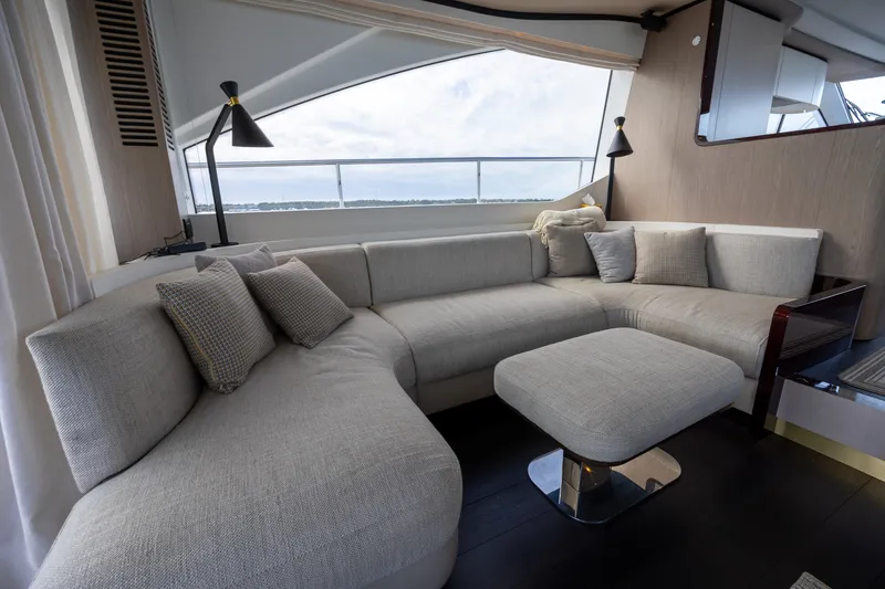Slide: The Image of Azimut FLY 60 2023 - 50