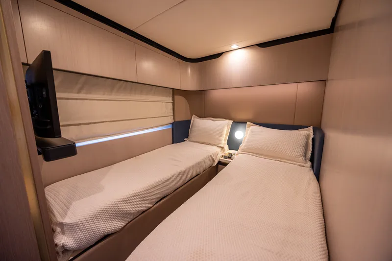 Slide: The Image of Azimut FLY 60 2023 - 65