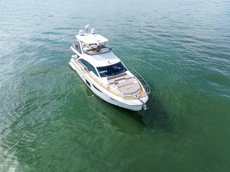 Slide: The Image of Azimut FLY 60 2023 - 6