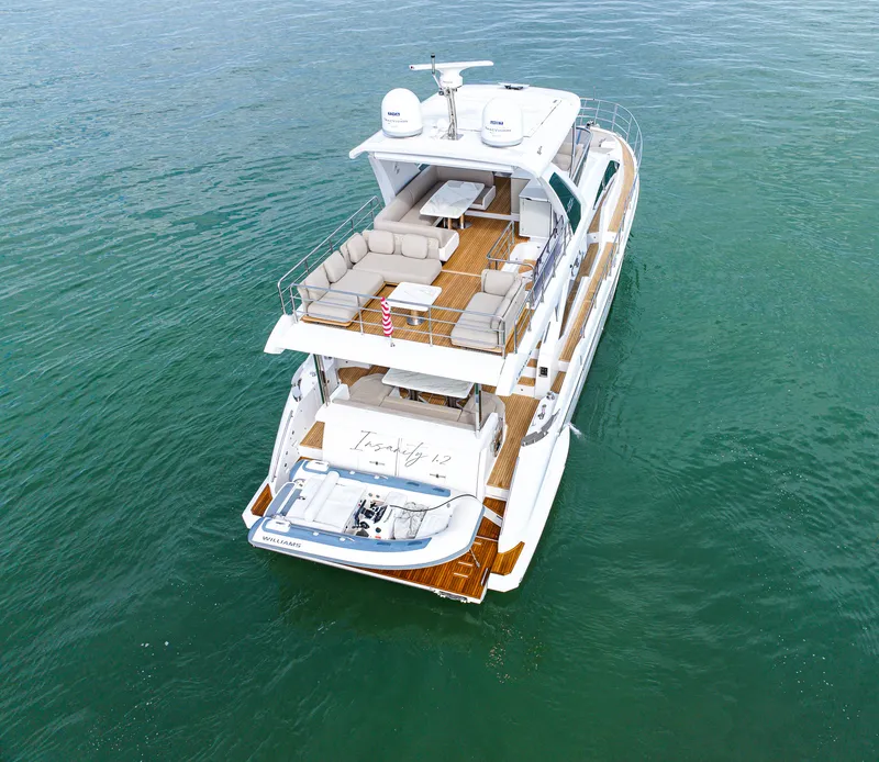 Slide: The Image of Azimut FLY 60 2023 - 2