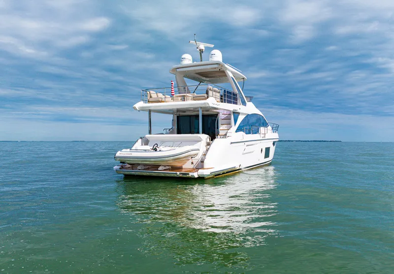 Slide: The Image of Azimut FLY 60 2023 - 19