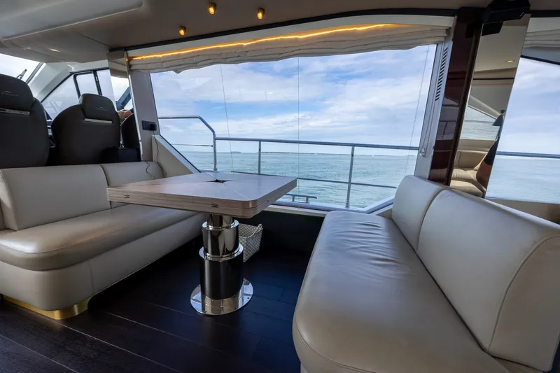Slide: The Image of Azimut FLY 60 2023 - 43