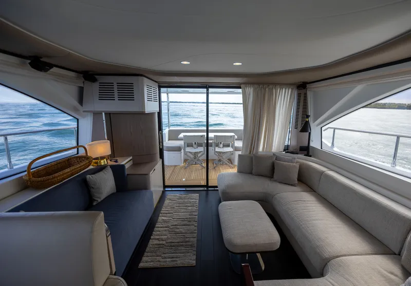 Slide: The Image of Azimut FLY 60 2023 - 48