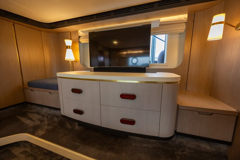 Slide: The Image of Azimut FLY 60 2023 - 73