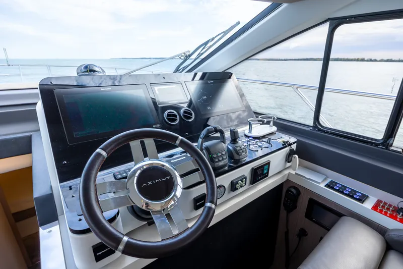 Slide: The Image of Azimut FLY 60 2023 - 53