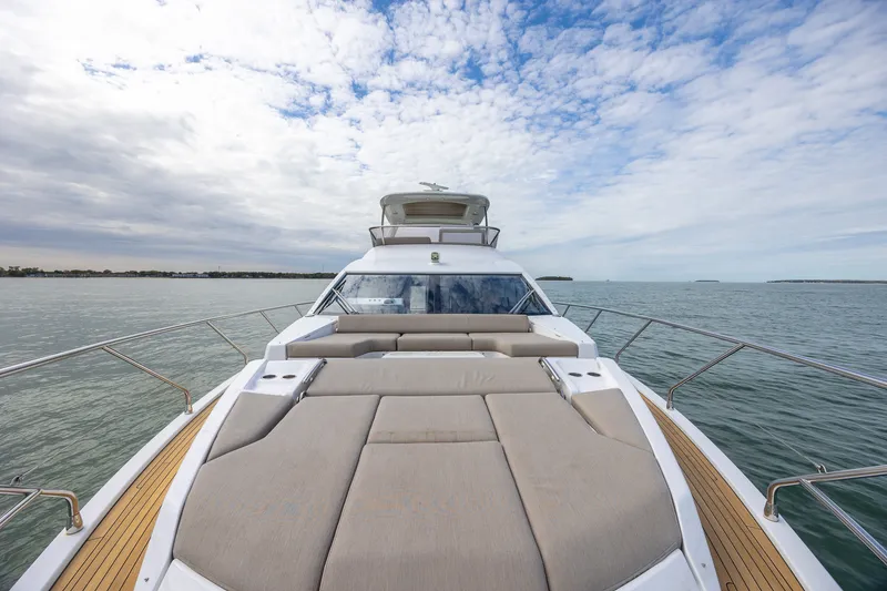 Slide: The Image of Azimut FLY 60 2023 - 23