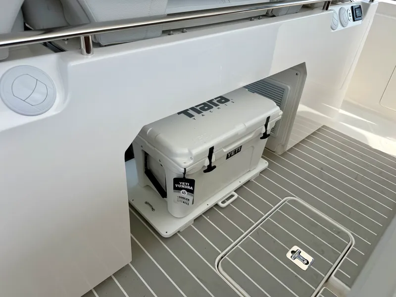 Slide: The Image of Tiara 43LS 2027 - 21