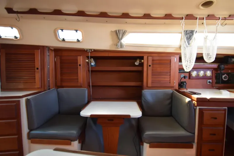 Slide: The Image of Catalina 36 1989 - 27