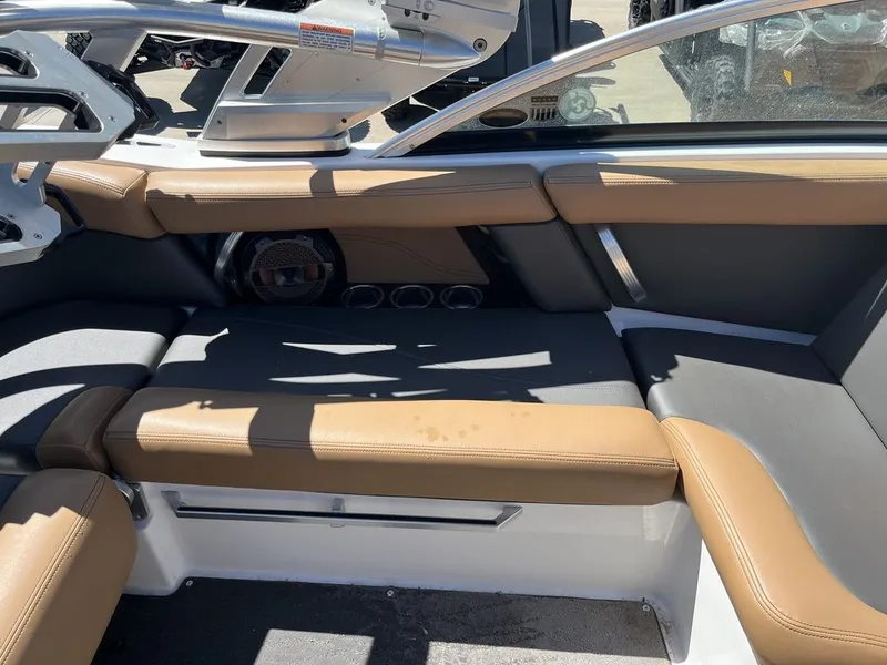 Slide: The Image of MasterCraft XT20 2019 - 20