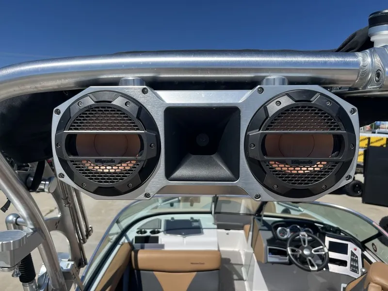 Slide: The Image of MasterCraft XT20 2019 - 21
