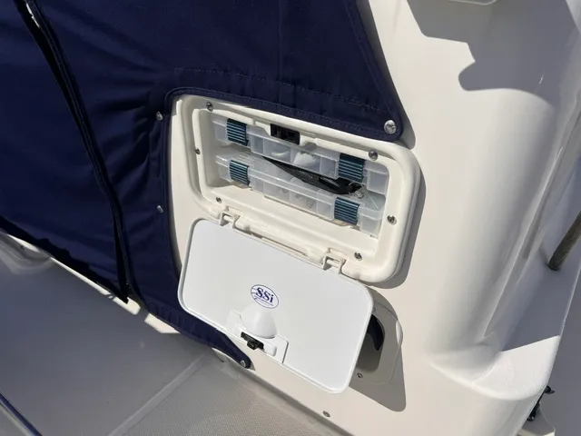 Slide: The Image of Boston Whaler 150 MONTAUK 2023 - 16