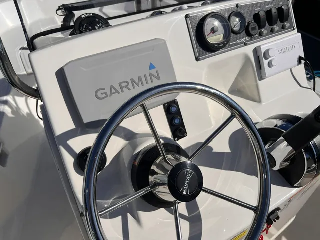 Slide: The Image of Boston Whaler 150 MONTAUK 2023 - 12