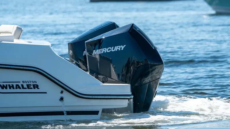 Slide: The Image of Boston Whaler 280 Vantage 2027 - 15