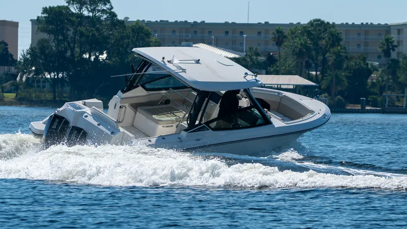 Slide: The Image of Boston Whaler 280 Vantage 2027 - 9
