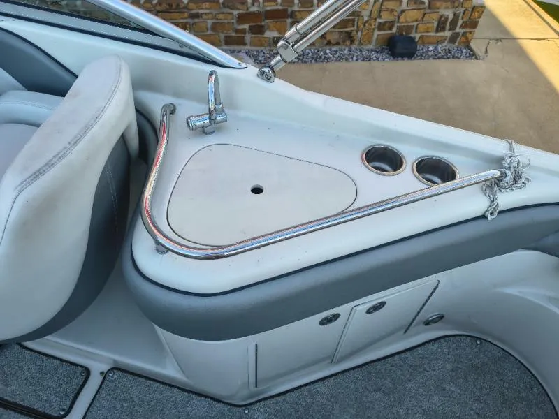 Slide: The Image of Sea Ray SunDeck 2009 - 8