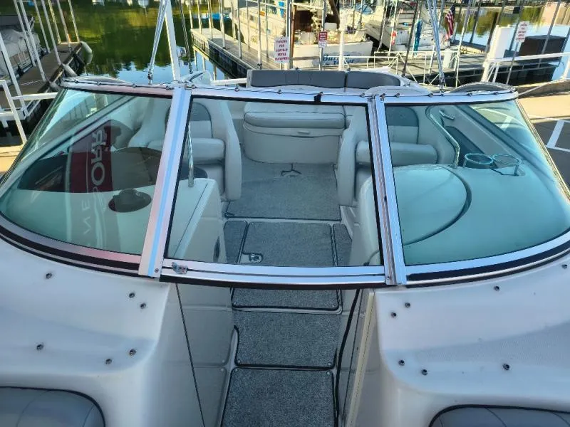 Slide: The Image of Sea Ray SunDeck 2009 - 17