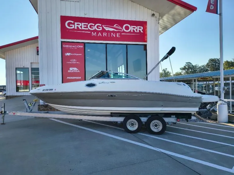 Slide: The Image of Sea Ray SunDeck 2009 - 0