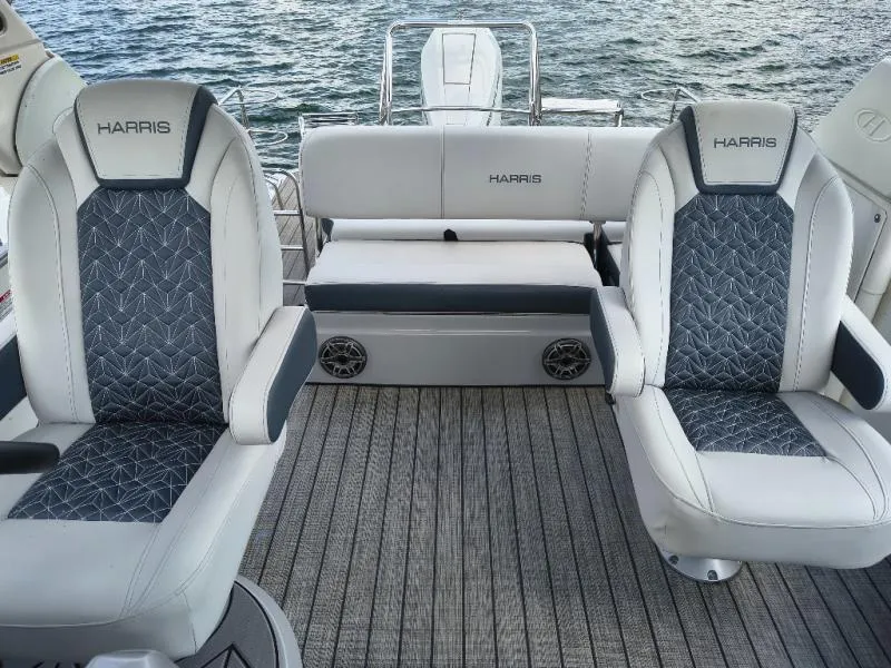 Slide: The Image of Harris GRAND MARINER 270 2024 - 12