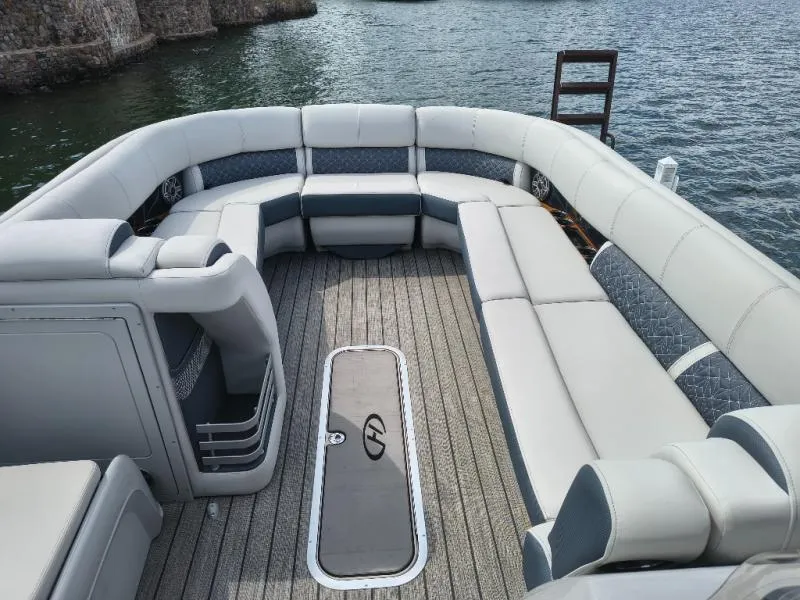 Slide: The Image of Harris GRAND MARINER 270 2024 - 6