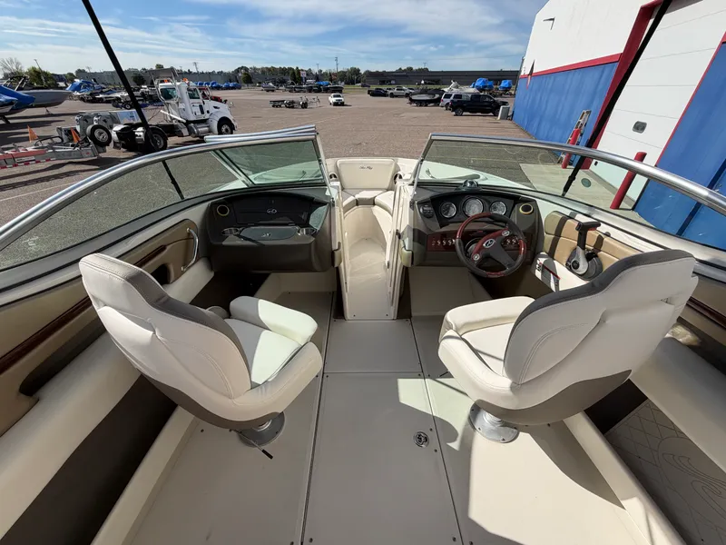 Slide: The Image of Sea Ray 230 SELECT 2007 - 18