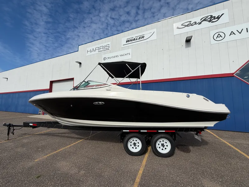 The Image of Sea Ray 230 SELECT 2007 - 0