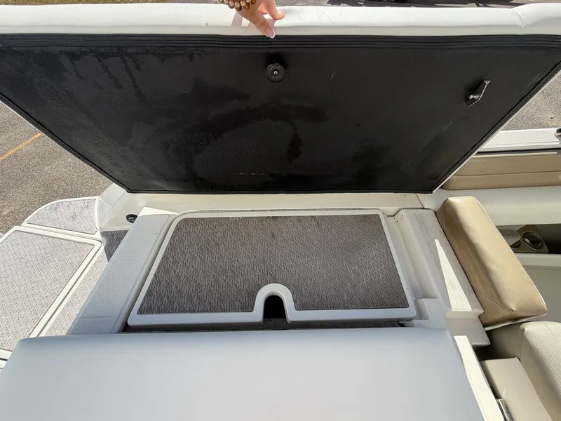 Slide: The Image of Sea Ray 230 SELECT 2007 - 9