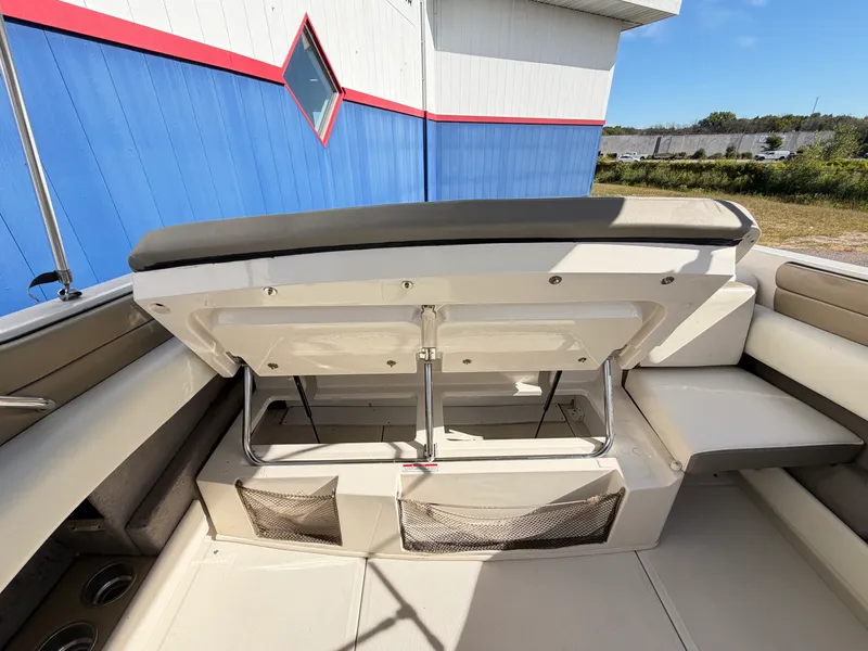 Slide: The Image of Sea Ray 230 SELECT 2007 - 16