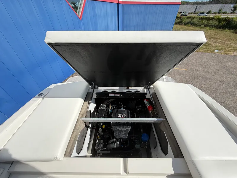 Slide: The Image of Sea Ray 230 SELECT 2007 - 12