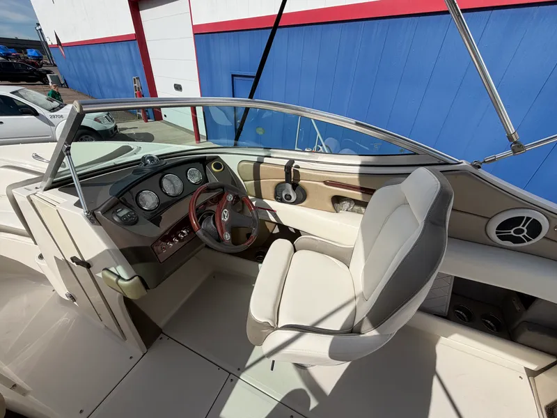 Slide: The Image of Sea Ray 230 SELECT 2007 - 27