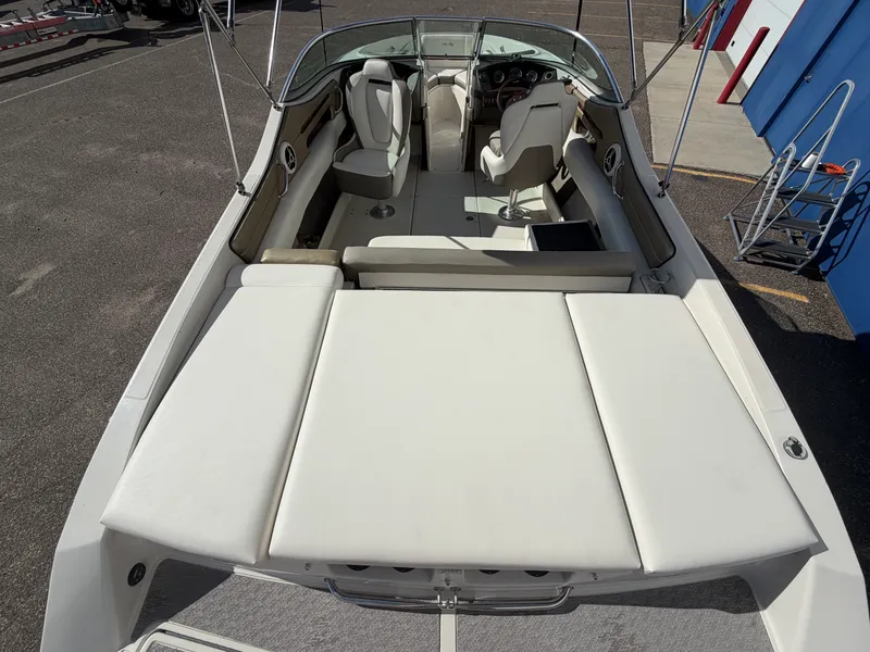 Slide: The Image of Sea Ray 230 SELECT 2007 - 8