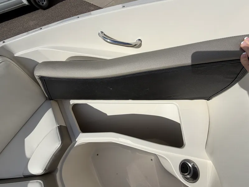 Slide: The Image of Sea Ray 230 SELECT 2007 - 40