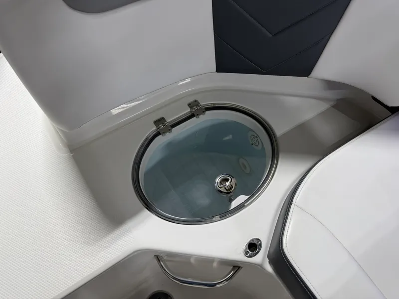 Slide: The Image of Chaparral 230 SUNCOAST 2019 - 41