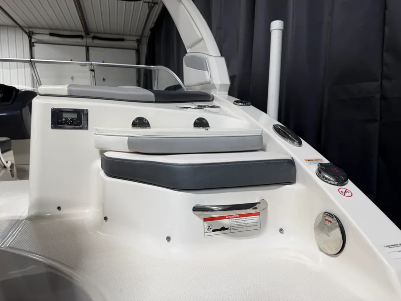 Slide: The Image of Chaparral 230 SUNCOAST 2019 - 13