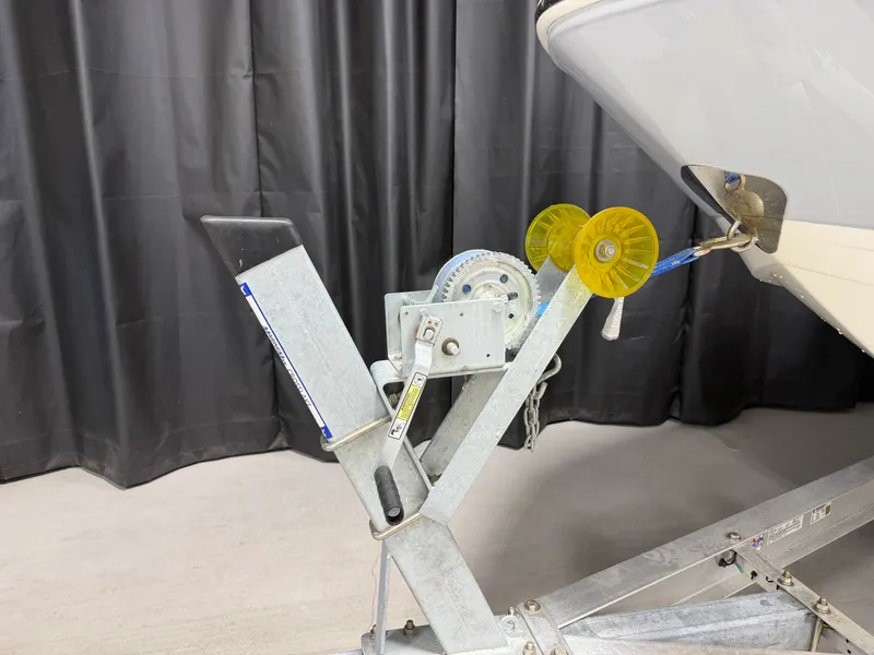 Slide: The Image of Chaparral 230 SUNCOAST 2019 - 108