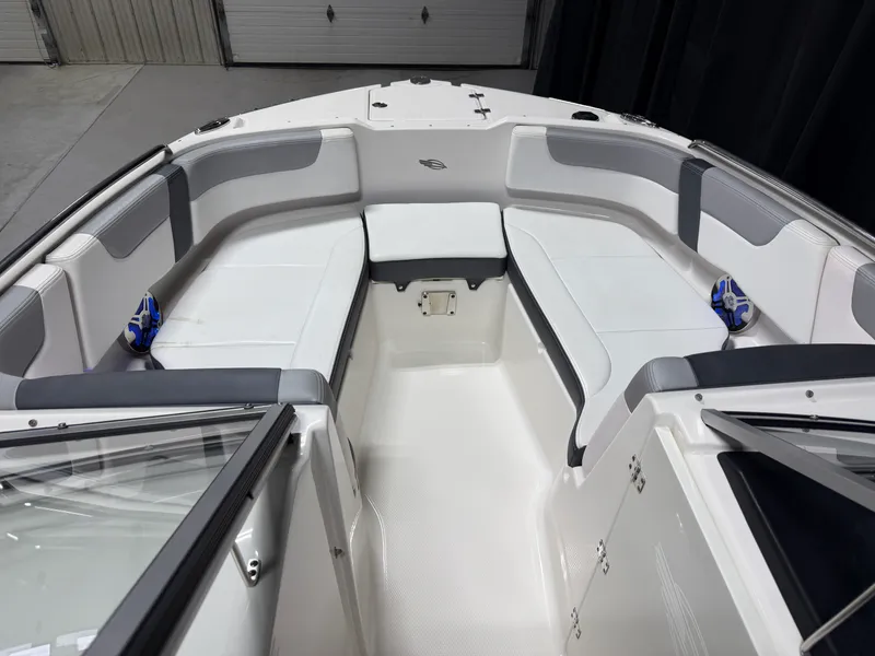 Slide: The Image of Chaparral 230 SUNCOAST 2019 - 83