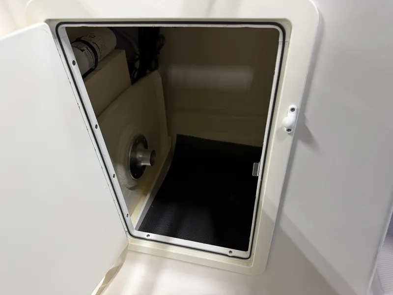 Slide: The Image of Chaparral 230 SUNCOAST 2019 - 82