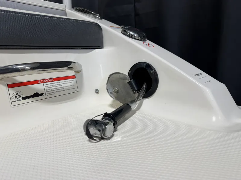 Slide: The Image of Chaparral 230 SUNCOAST 2019 - 15