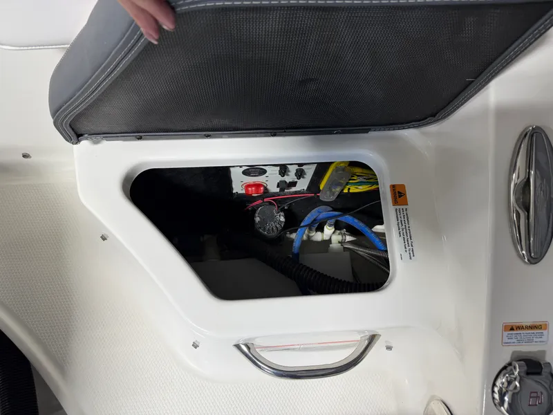 Slide: The Image of Chaparral 230 SUNCOAST 2019 - 18
