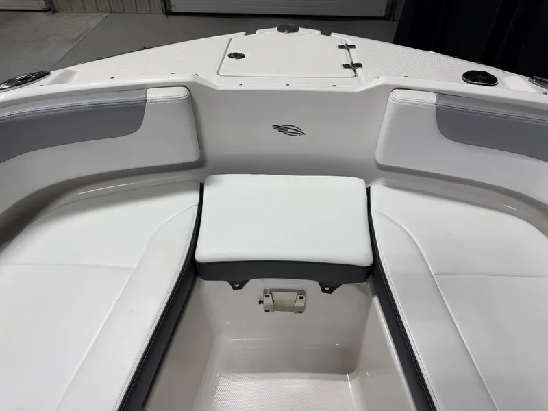 Slide: The Image of Chaparral 230 SUNCOAST 2019 - 90