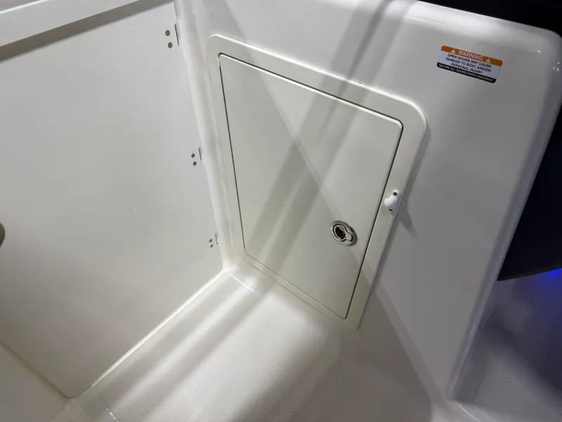 Slide: The Image of Chaparral 230 SUNCOAST 2019 - 78