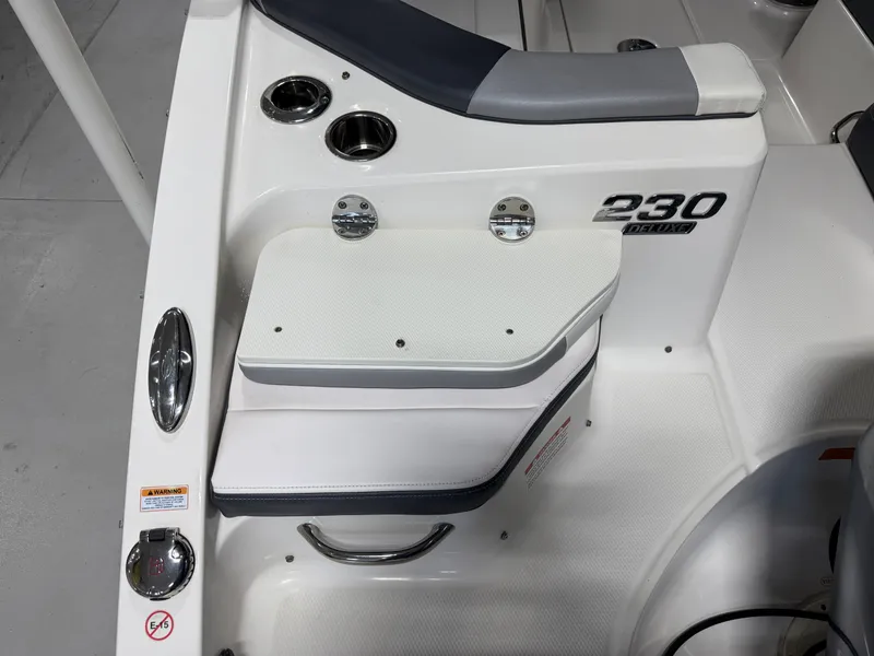 Slide: The Image of Chaparral 230 SUNCOAST 2019 - 23