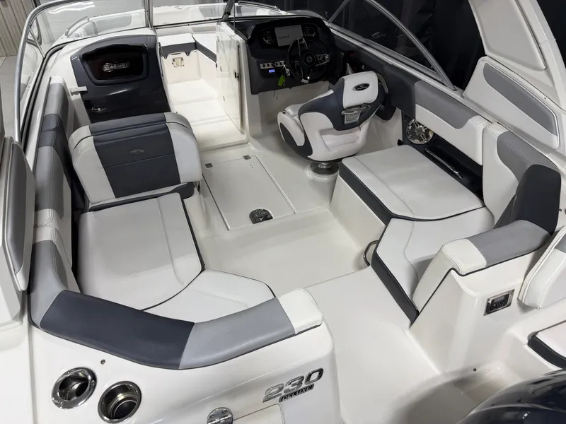 Slide: The Image of Chaparral 230 SUNCOAST 2019 - 29