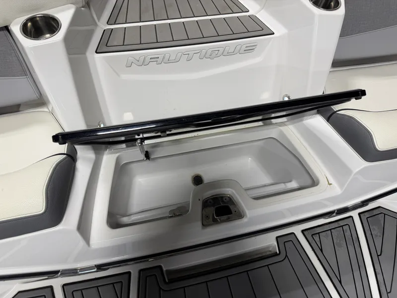Slide: The Image of Nautique G23 2021 - 14