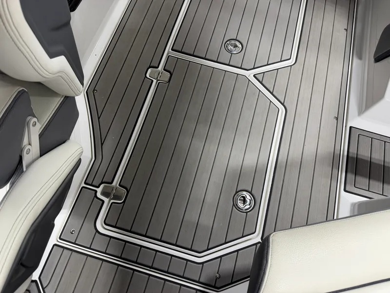 Slide: The Image of Nautique G23 2021 - 45