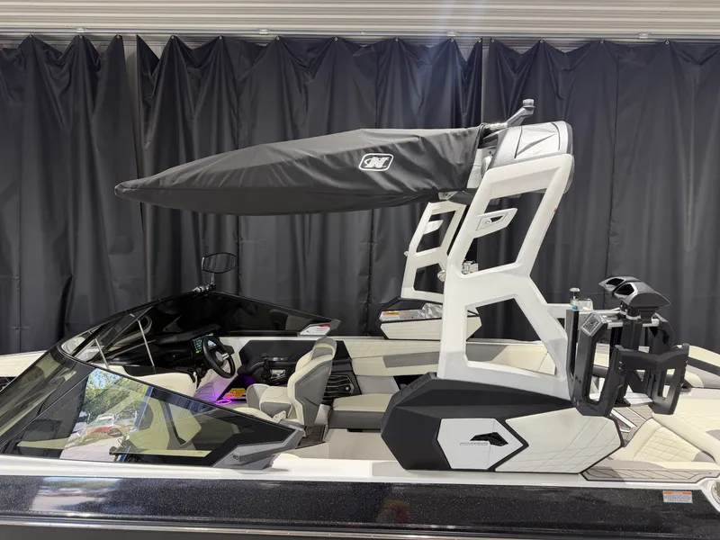 Slide: The Image of Nautique G23 2021 - 5