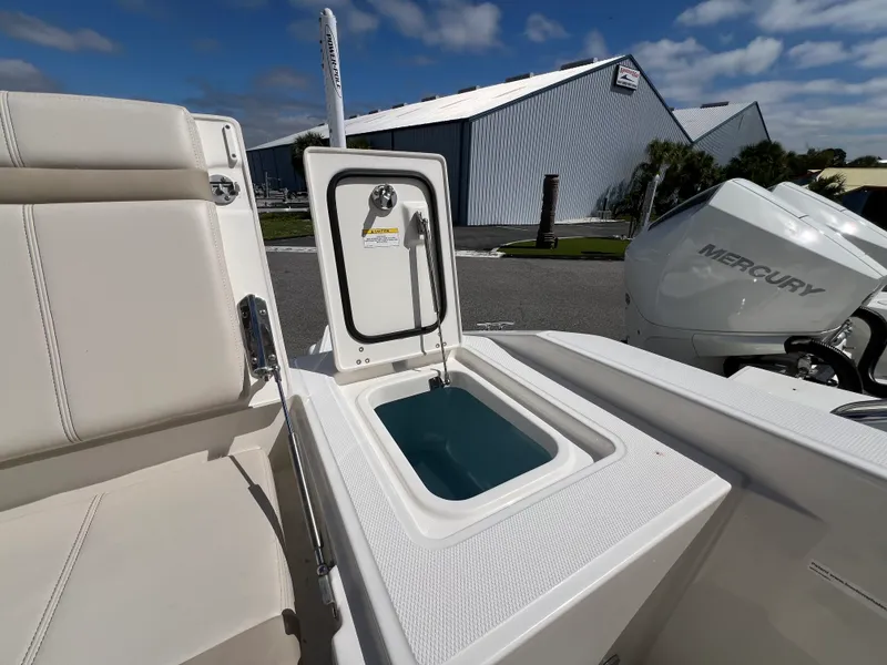 Slide: The Image of Boston Whaler 280 Dauntless 2027 - 18