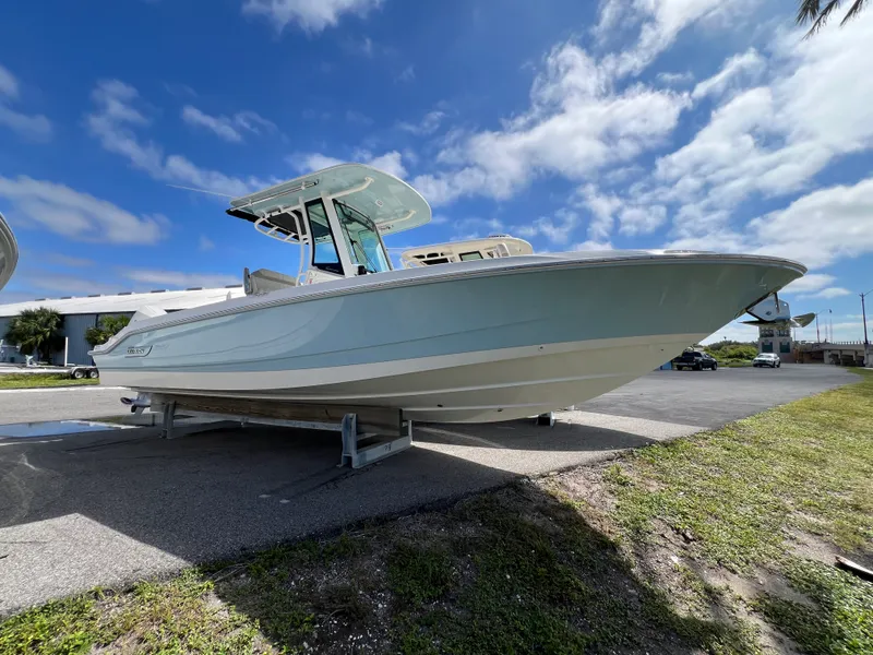 The Image of Boston Whaler 280 Dauntless 2027 - 0